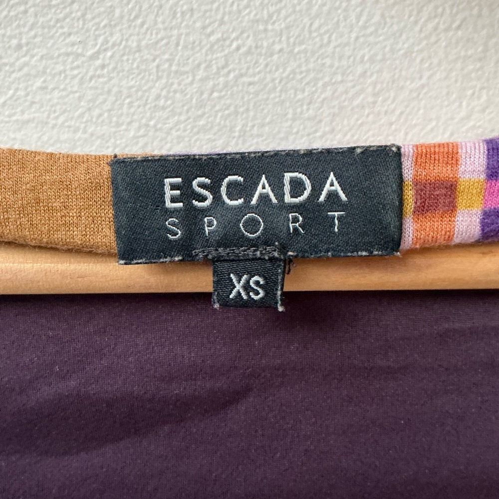 Escada Top - Picture 3 of 3